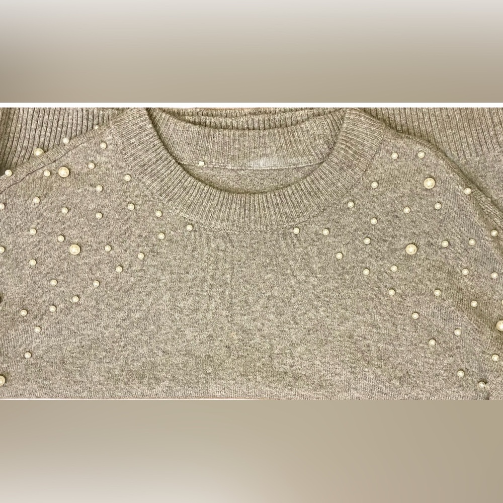 Long Sleeve Pearl Sweater (Chelsea & Violet?) - Picture 7 of 15